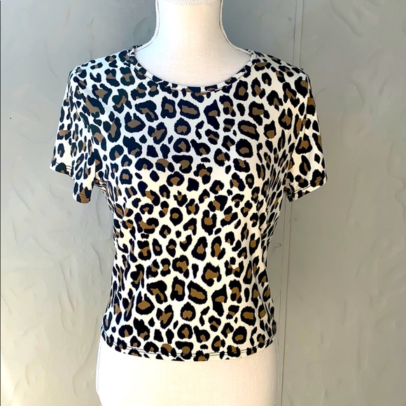 gaze Tops - NWOT Gaze leopard print short sleeve tee size L